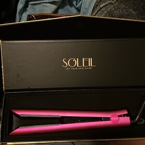 Brand new flat iron Soleil lifetime warranty